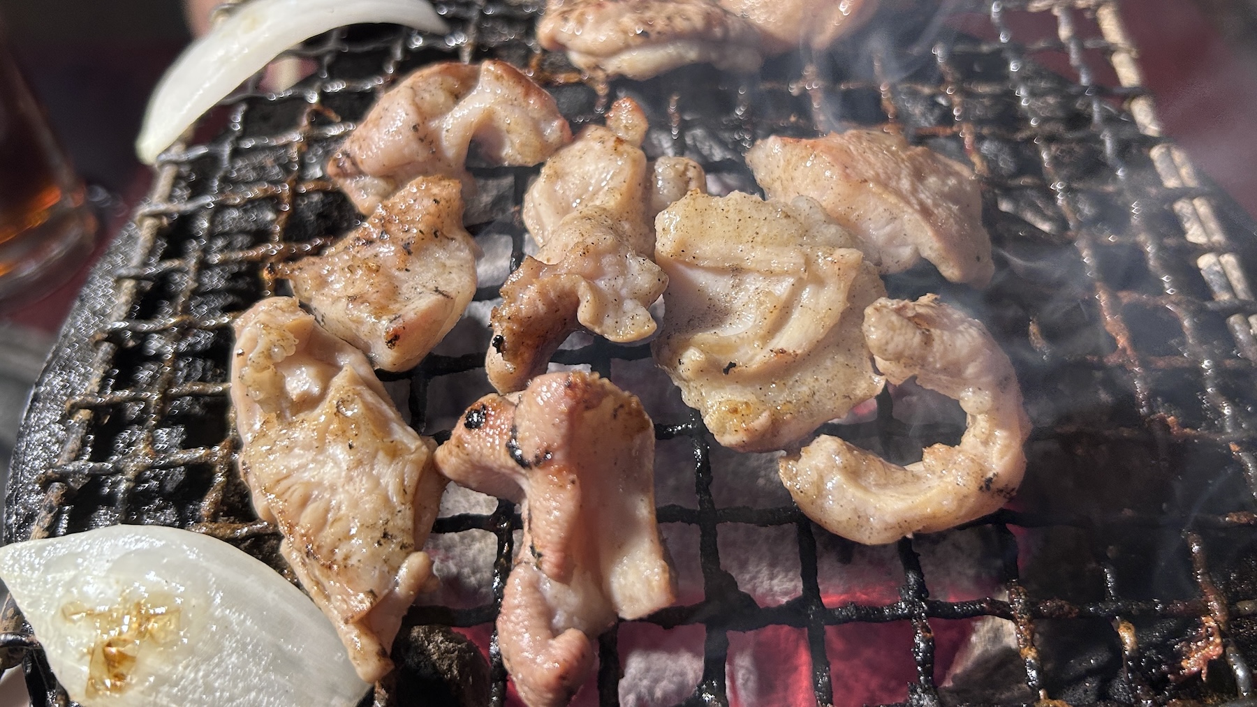 旭川「炭や」店舗の塩ホルモン